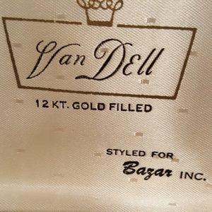 Van Dell Vintage Cameo Earrings & Pendant